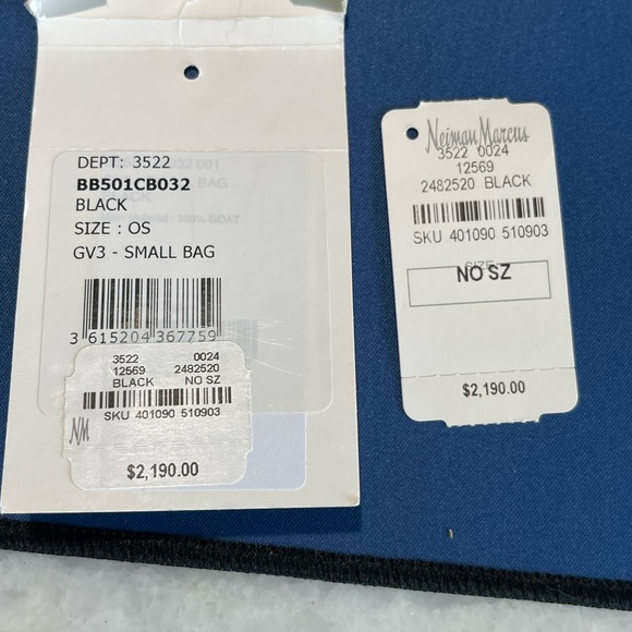 Givenchy GV3 Small Crossbody Bag handheld chain strap & leather shoulder strap. - Picture 11 of 12